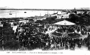 Philippeville - Place de la Marine avec la Musique